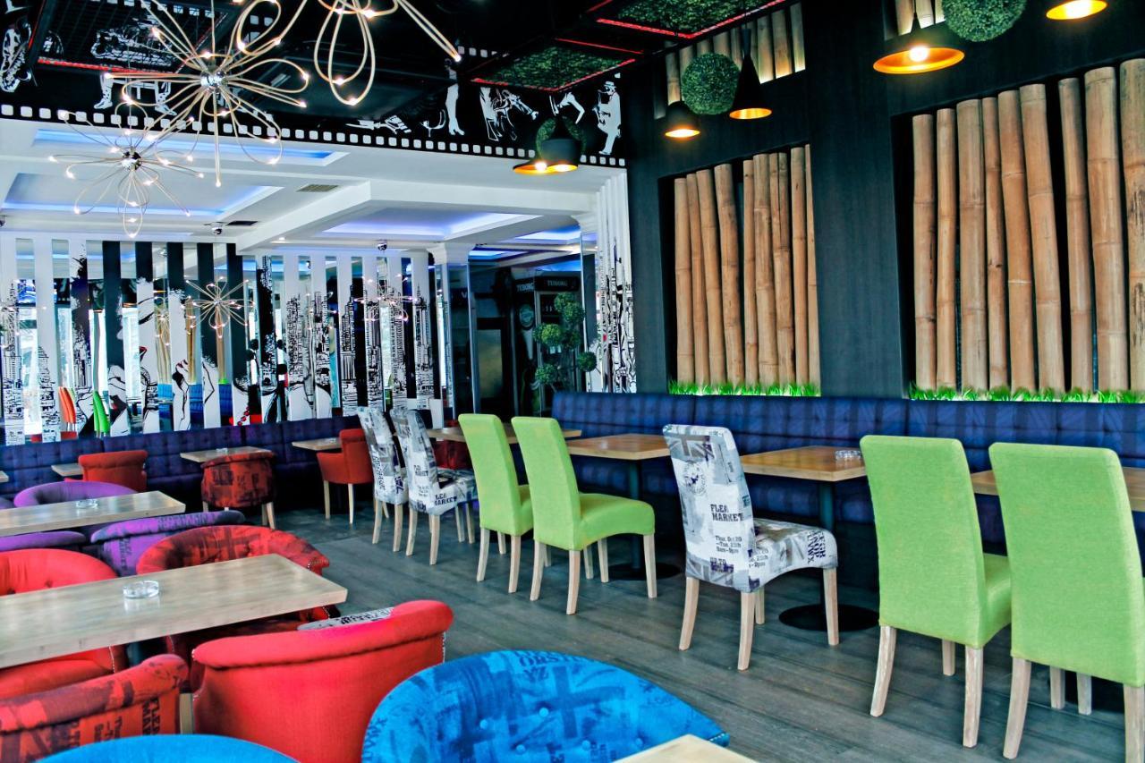 Estrada Lux Hotel Белград Екстериор снимка